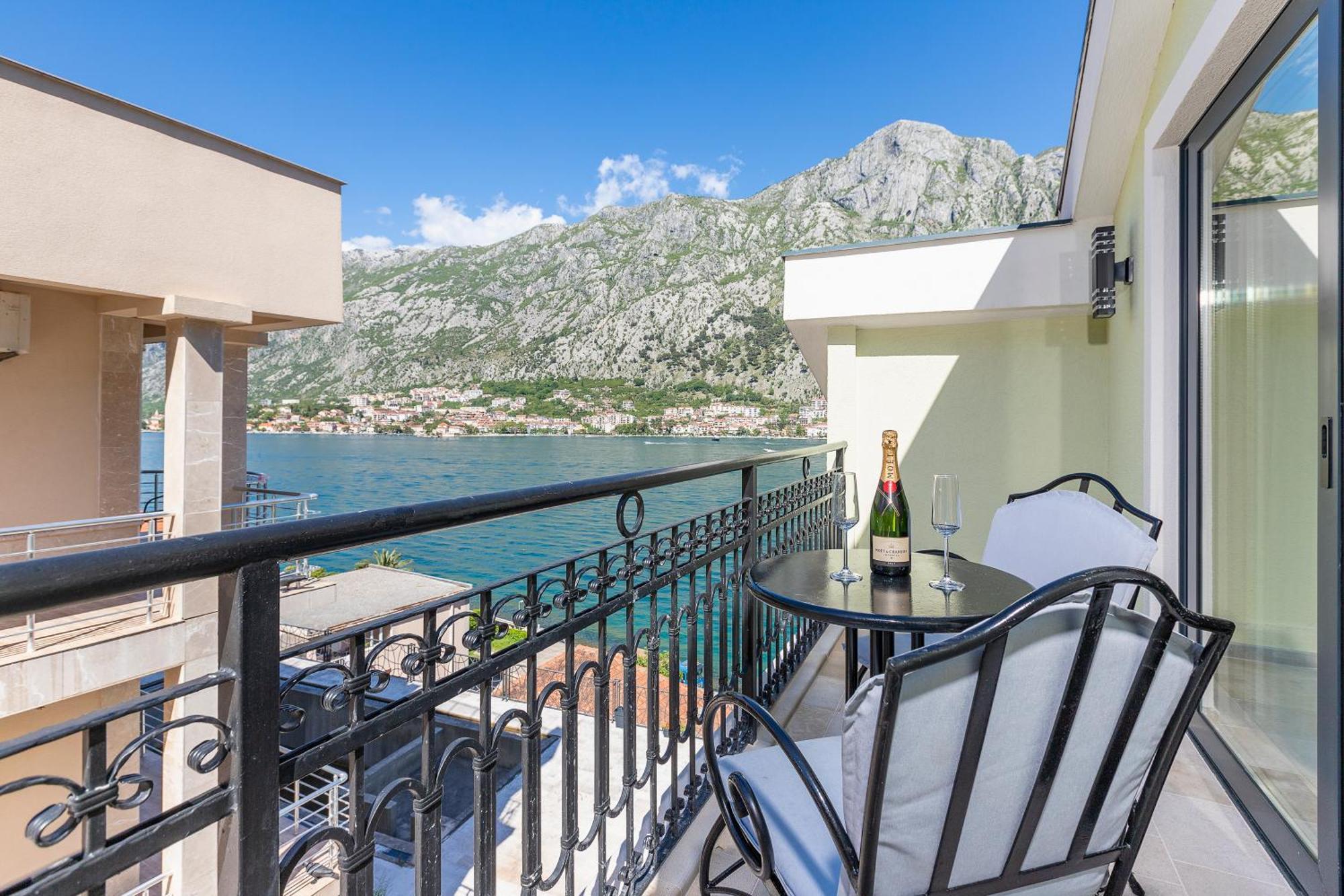 Dekaderon Lux Apartments Kotor Exteriér fotografie