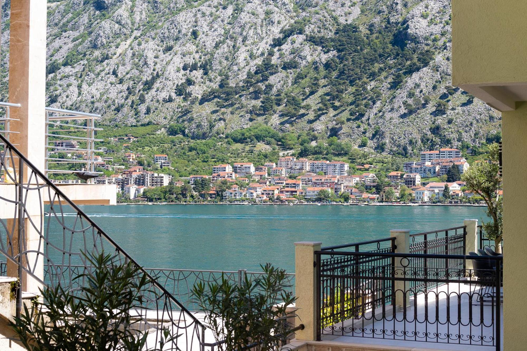 Dekaderon Lux Apartments Kotor Exteriér fotografie